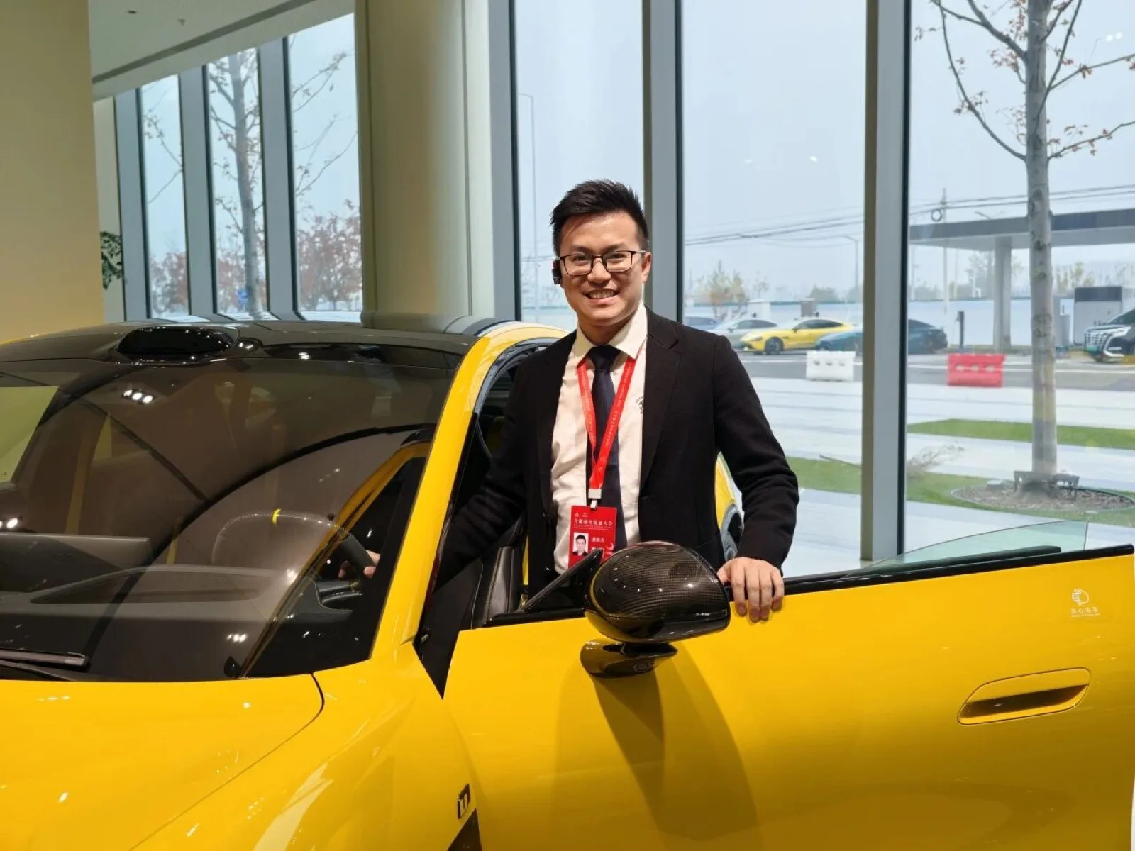 潘鴻傑常務理事受邀參觀了小米汽車北京工廠
